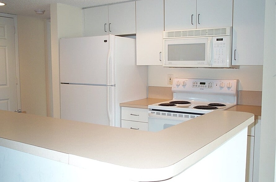 Building Photo - 1885 Florida Club Dr