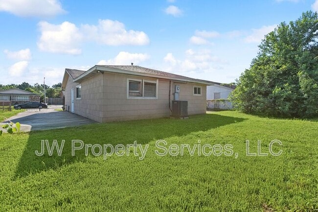 Building Photo - 639 Mockingbird Ln