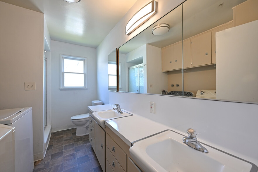 Building Photo - 11063 Ohio Ave