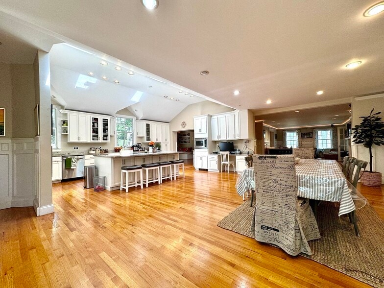 Building Photo - 27 Gammons Rd