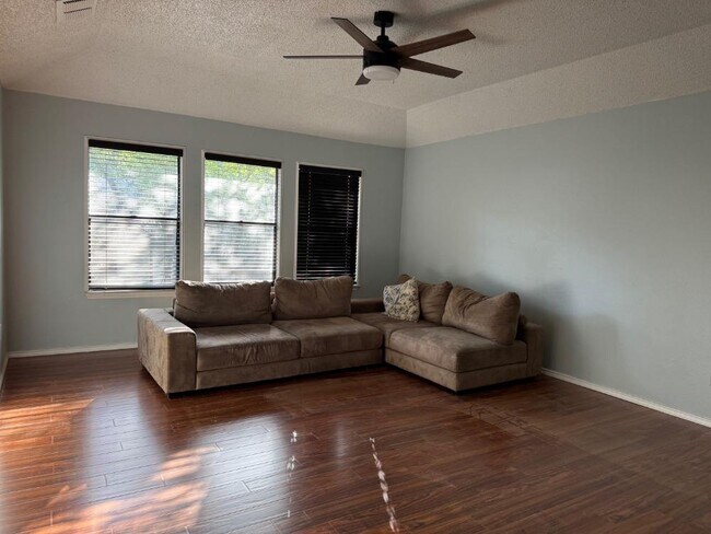Building Photo - 12304 Boneta Cove