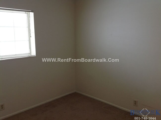 Building Photo - Spacious 2 Bed 2 Bath Magna Duplex With Pr...