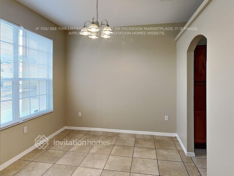 Building Photo - 555 Bluff Pass Dr