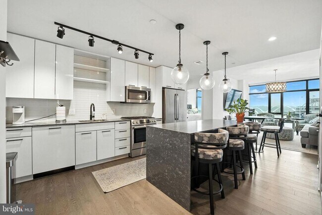 Building Photo - 70 N St SE