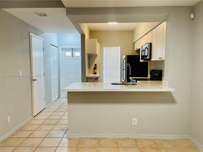 Building Photo - 48 Whitehead Cir