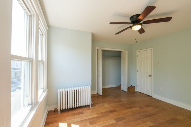 Building Photo - Move-In Ready 3BR/1BA South Philly Rowhome with In-Unit Laundry — 2 or 3BR Housing Choice Voucher...