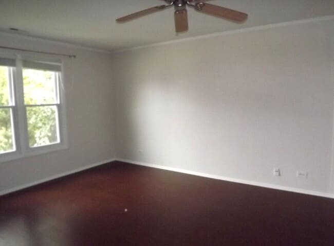 Building Photo - 185 Hemingway Ct