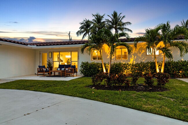 Building Photo - 2862 NE 35th Ct