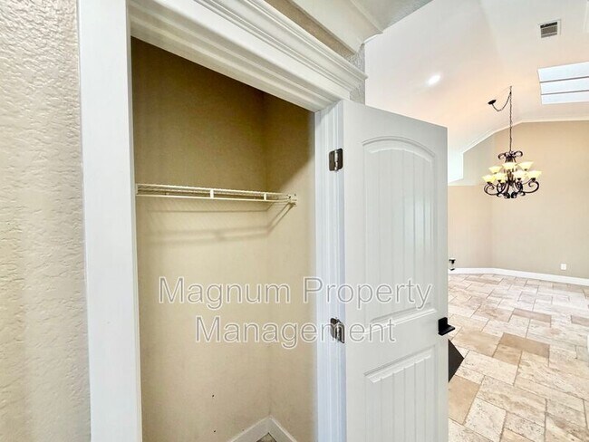 Building Photo - 11938 Venetian Dr