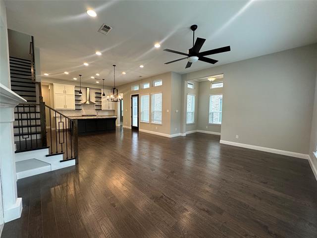 Building Photo - 7105 Royal View Dr