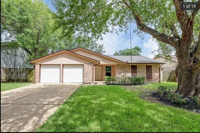 Building Photo - 19334 Wood Village Ln