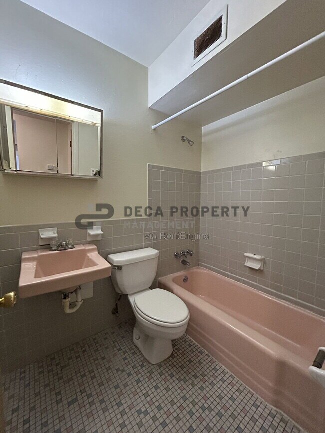 Building Photo - 5252 Bischoff Ave