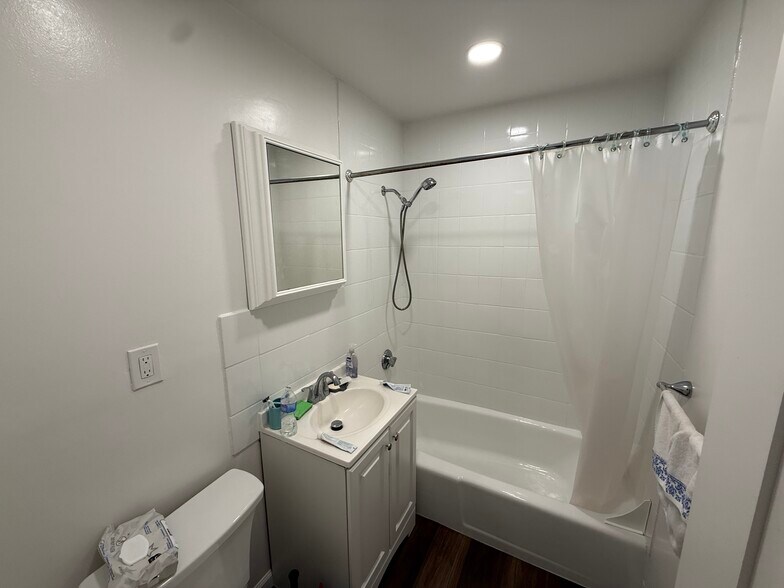 Building Photo - 461 Washington St