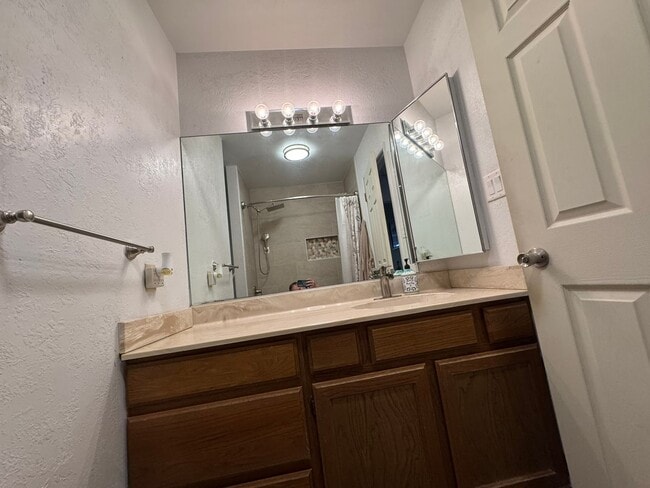 Building Photo - 3Br 3Ba House with Pool Across- RIVERFRONT with Balcony Observation Deck