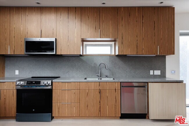 Building Photo - 340 Indiana Ave