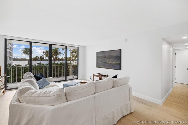 Building Photo - 2860 S Ocean Blvd