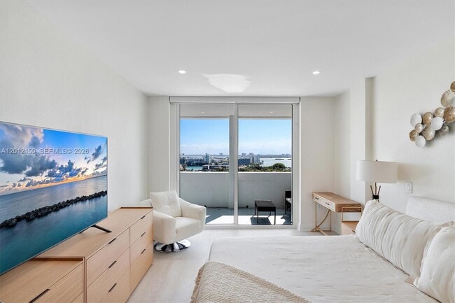 Building Photo - 10275 Collins Ave
