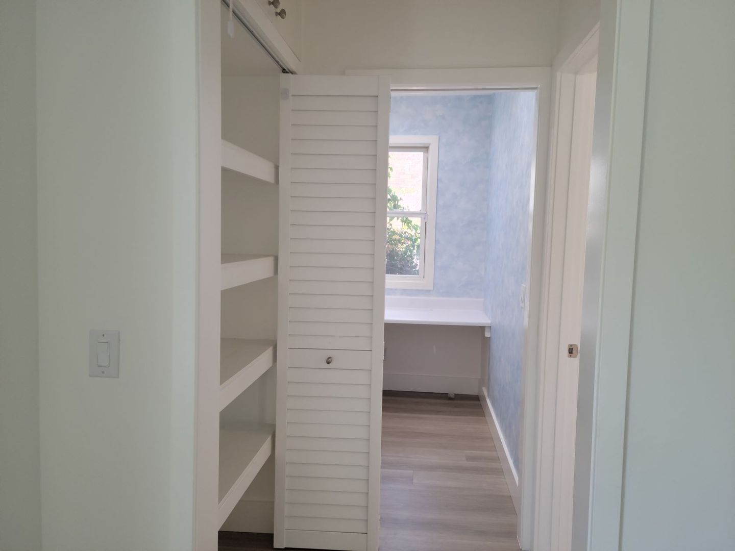 Building Photo - Stunning Remodeled 4 Bedroom House with Large Front Yard, Garage, Pool & Spa in Studio City!