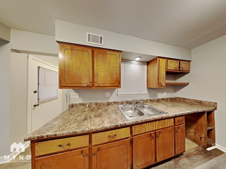 Building Photo - 4328 Bayberry Dr