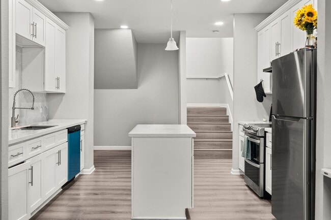 Building Photo - 8534 Woodlyn Rd