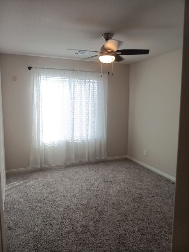 Building Photo - NEWER BUILD 4BD/2.5BA HOME NEAR ALIANTE!