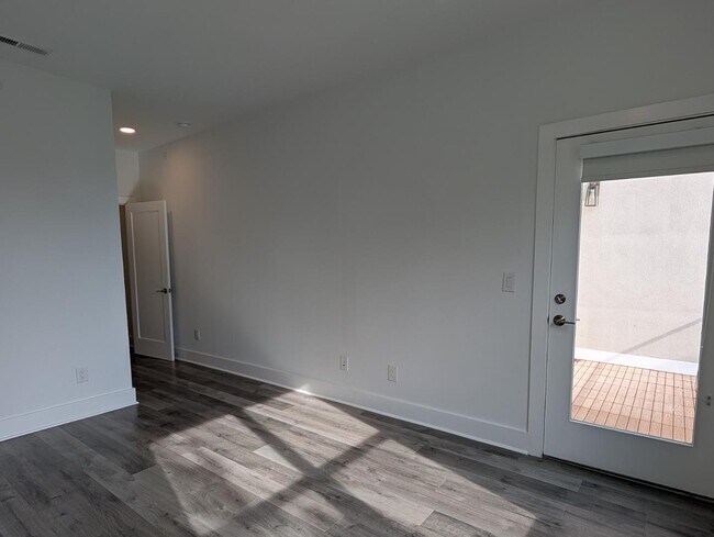 Building Photo - 4025 Southpoint Lndg Wy