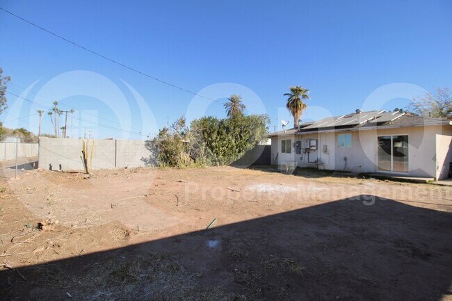 Building Photo - 4148 N 15th Ave