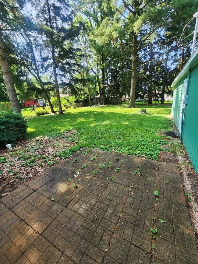 Building Photo - Now leasing for July 1st!