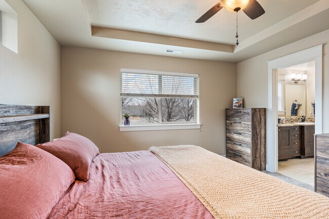 Building Photo - 2733 E Decameron Ln