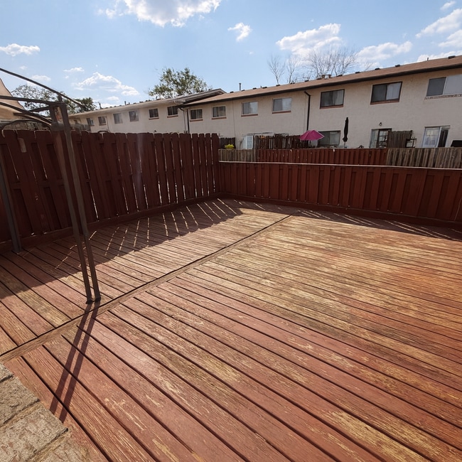 Building Photo - 328 Carmel Woods Dr