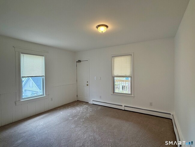 Building Photo - 153 Hollister Ave