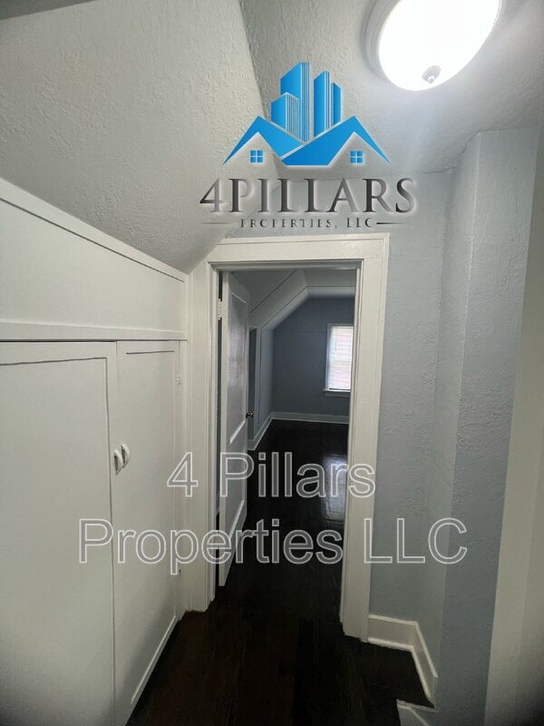 Building Photo - 106 Belden St