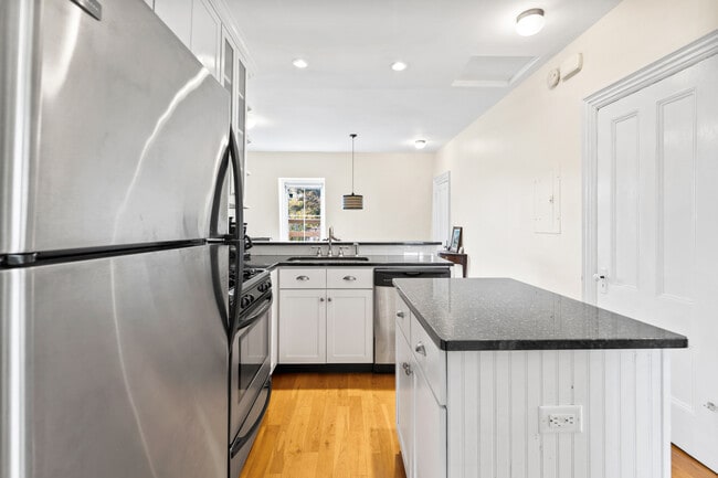 Dishwasher here as well - 34 Pine St