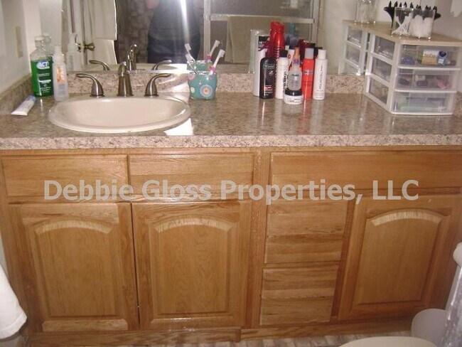 Building Photo - 3 bedroom 2 bath Wekiva home