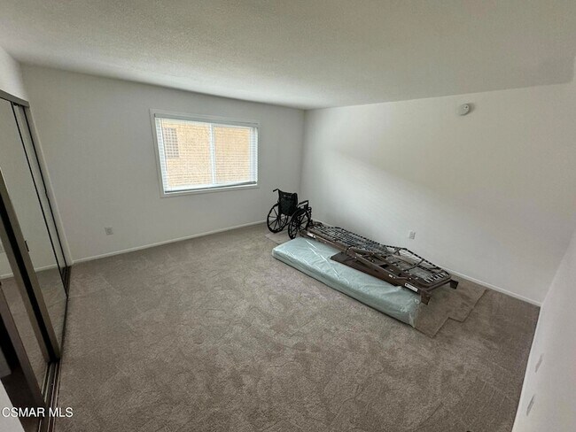 Building Photo - 13042 Riverside Dr