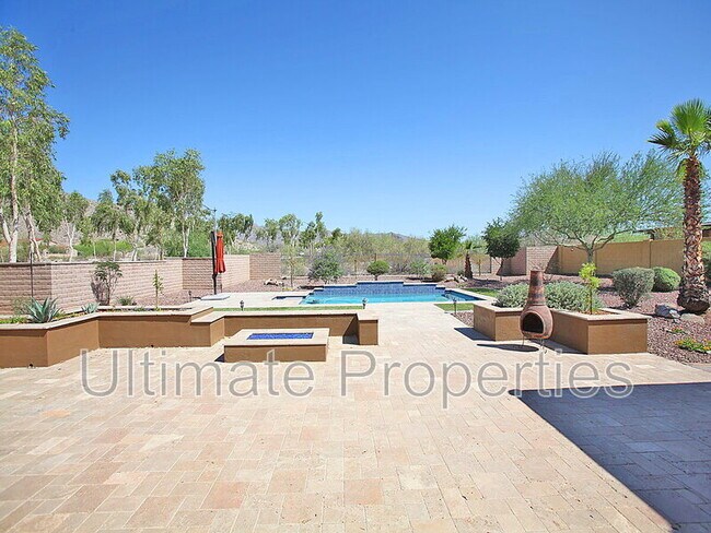 Building Photo - 20918 W Western Dr