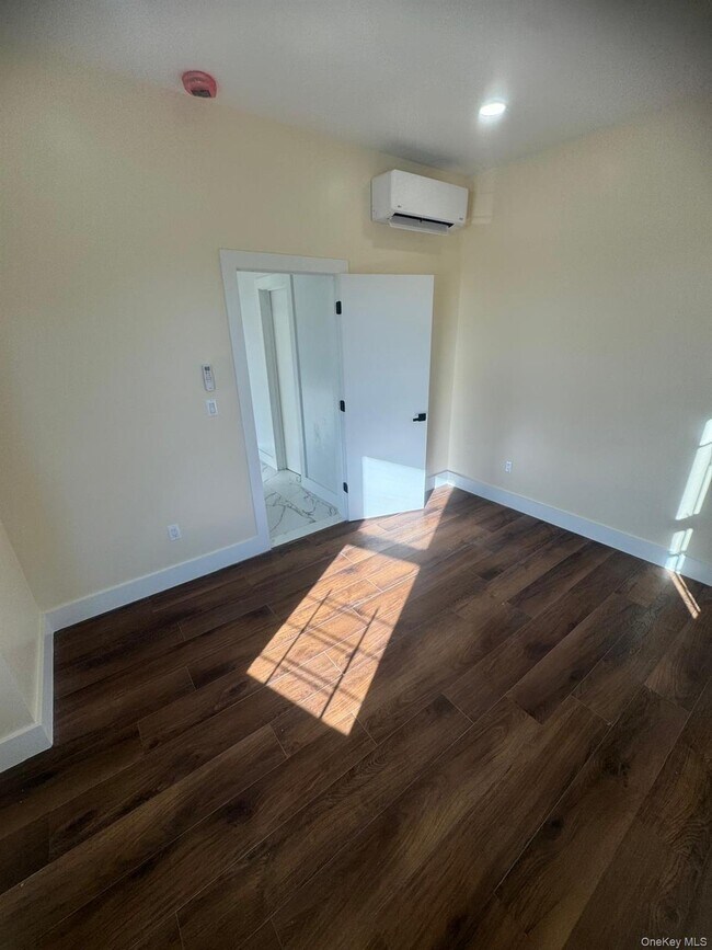 Building Photo - 91-04 43rd Ave