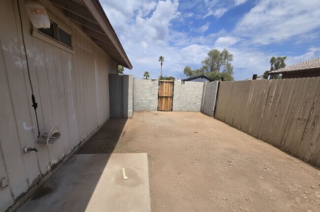 Building Photo - 2 Bed 1 Bath Spacious Apartment in Mesa