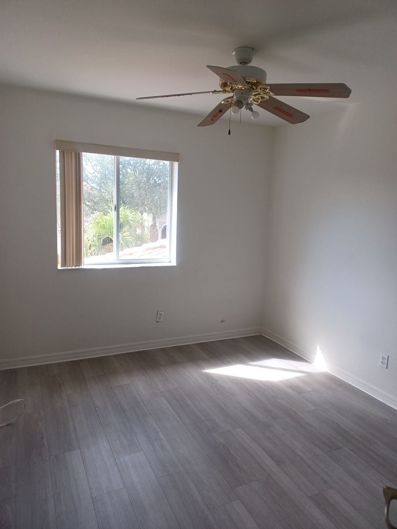 Building Photo - 3/2.5 Townhouse in a Family Friendly Community with Amenities Galore