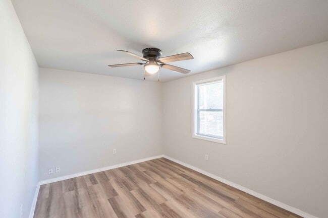 Building Photo - 1 Bed | 1 Bath | $975