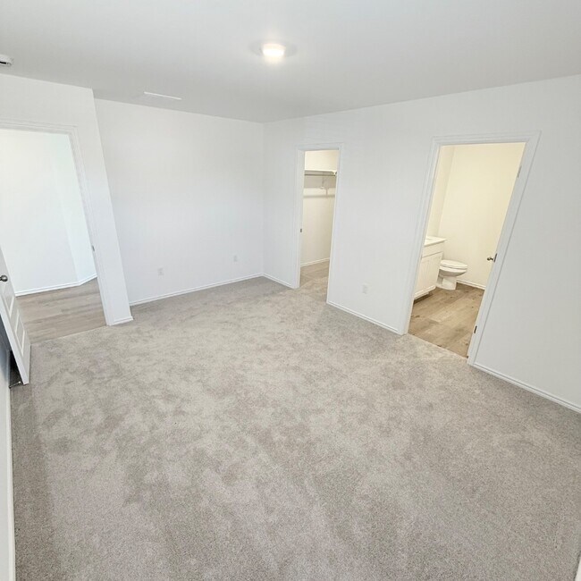 Building Photo - 1917 Rock Elm Dr