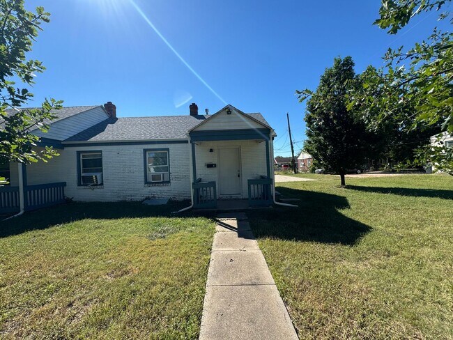Building Photo - $495 - 1 bed 1 bath - Duplex