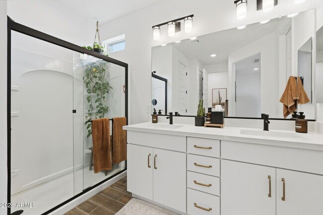 Building Photo - 5714 S Veneto