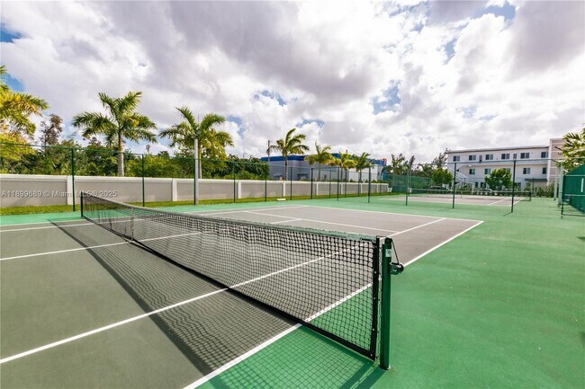 Building Photo - 10245 NW 63rd Terrace