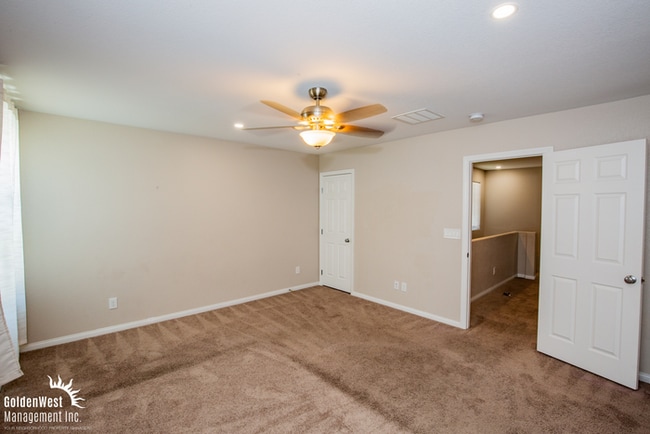 Building Photo - Modern 3Bdm 2.5Ba Two-Story Home in the De...