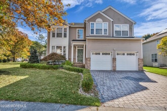 Building Photo - 20 Mulberry Ln