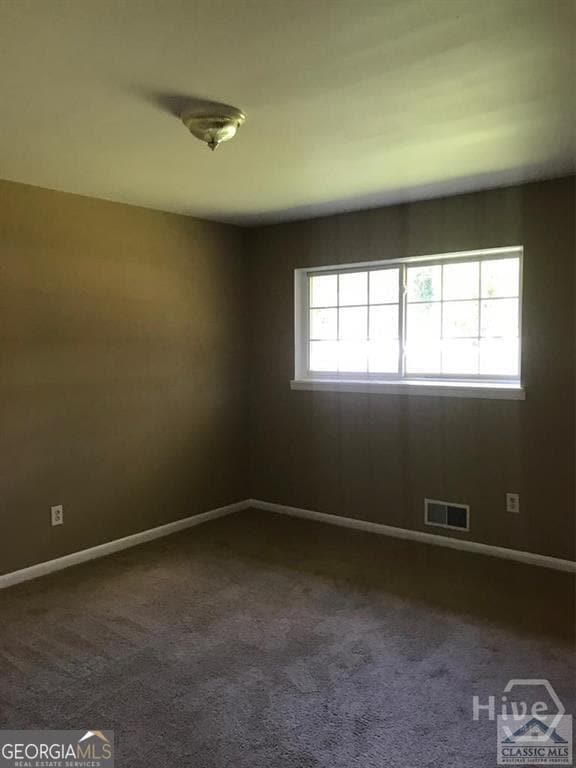 Building Photo - 135 Lillian Dr