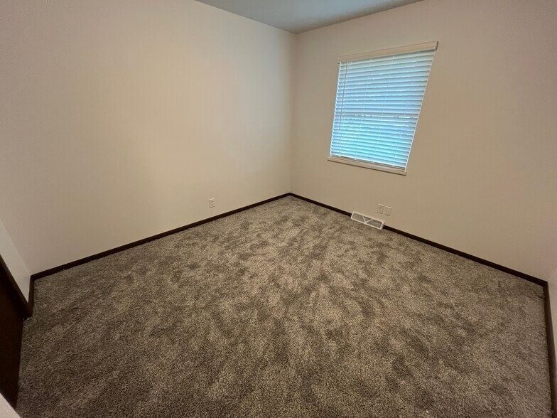 Building Photo - 358 N Jefferson St