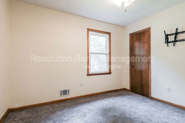 Building Photo - 175 Highland Cir