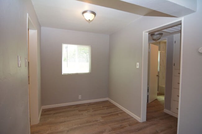 Building Photo - 3830 E Fairmount St